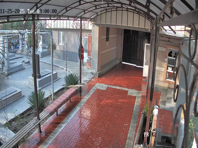 Главный вход 2